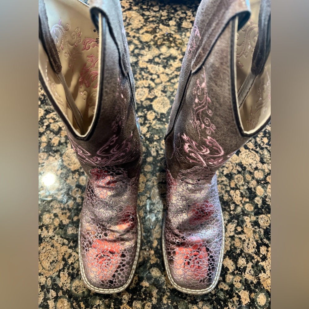 Kids cowboy boots